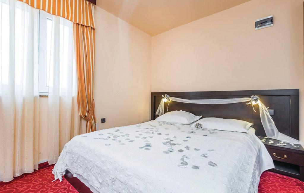 Bed & Breakfast Valentina Metajna Exterior foto